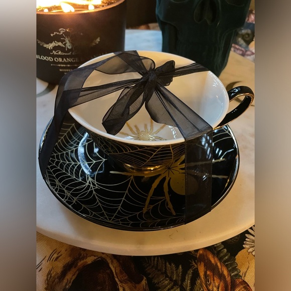 PARK CHATEAU NWOT Spider & Web Teacup And Saucer Set Black And White W/Gold Trim - Picture 1 of 10
